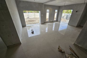 2 Storey Freehold Semi D 40 x 80 in Tanjong Melaka