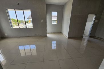 2 Storey Freehold Semi D 40 x 80 in Tanjong Melaka