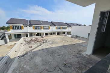 2 Storey Freehold Semi D 40 x 80 in Tanjong Melaka