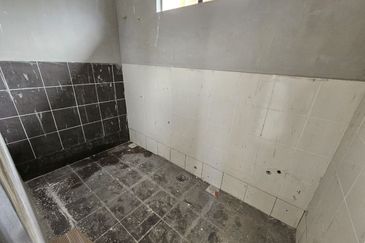 2 Storey Freehold Semi D 40 x 80 in Tanjong Melaka