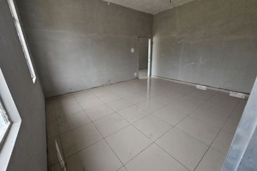 2 Storey Freehold Semi D 40 x 80 in Tanjong Melaka