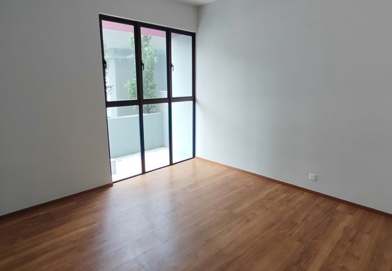 Admiral Residence with extra garden located in Melaka town area for sale. 