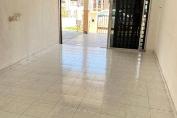 Single Storey Terrace in Taman Angkasa Nuri, Durian Tunngal for sale.
