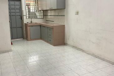 Single Storey Terrace in Taman Angkasa Nuri, Durian Tunngal for sale.