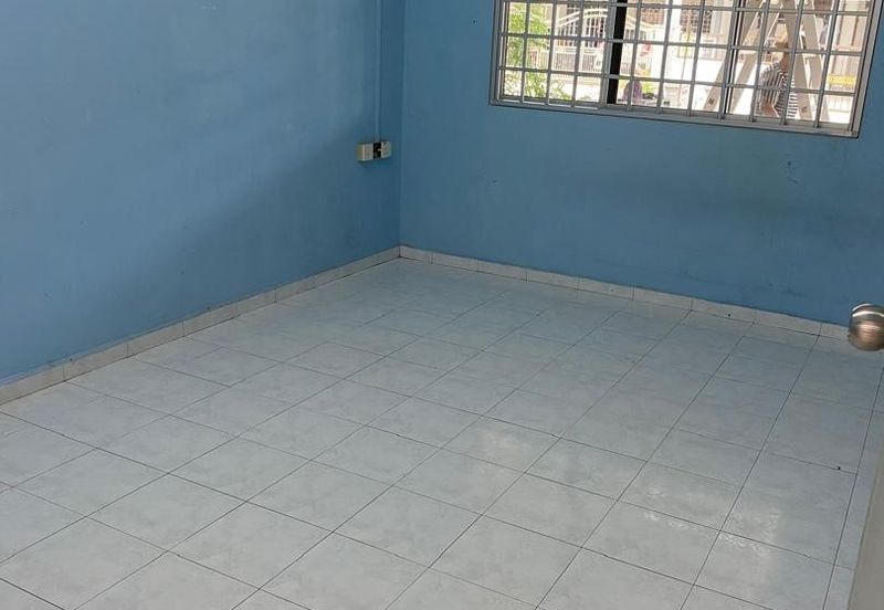 Single Storey Terrace in Taman Angkasa Nuri, Durian Tunngal for sale.