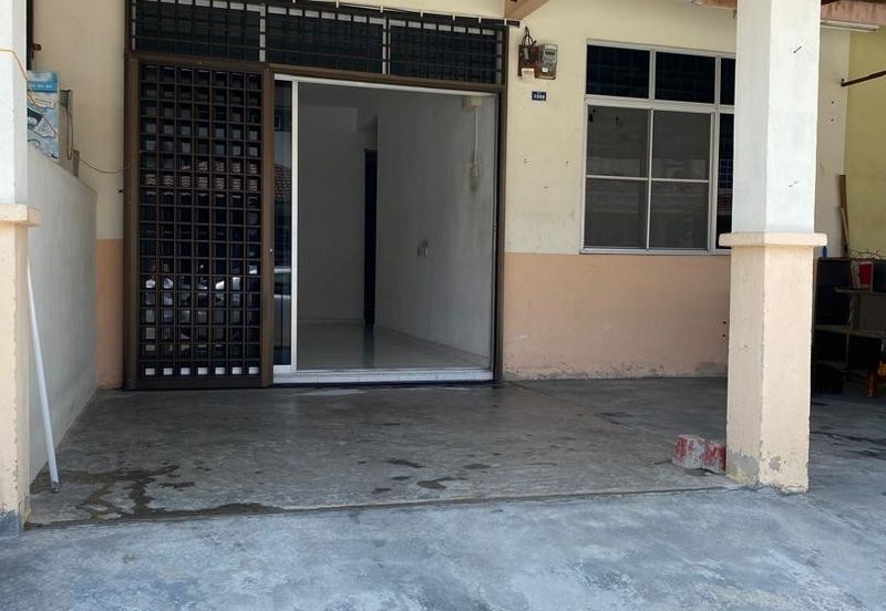 Single Storey Terrace in Taman Angkasa Nuri, Durian Tunngal for sale.