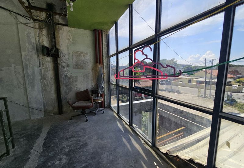 Vacant Hotel Building No Pillar Structured in Melaka Township For Sale