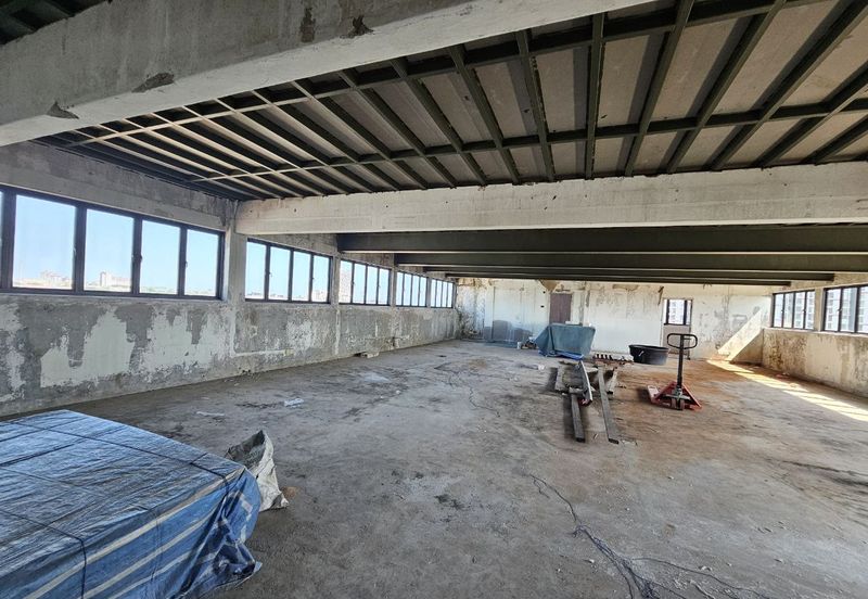 Vacant Hotel Building No Pillar Structured in Melaka Township For Sale