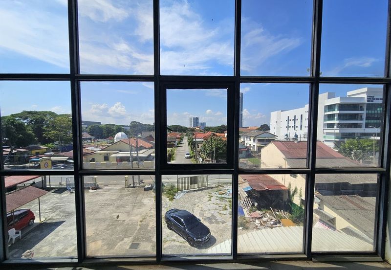 Vacant Hotel Building No Pillar Structured in Melaka Township For Sale