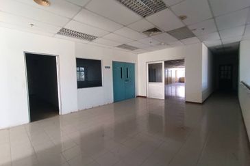 Merlimau Single Detached Beamless2.5 Acres Factory 1,200AMP For Rent