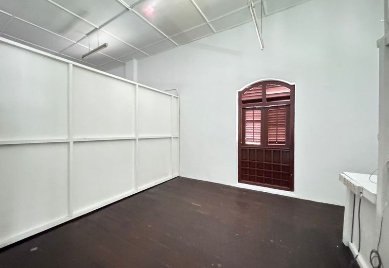 Tengkera Double Storey End Lot Shop for Rent