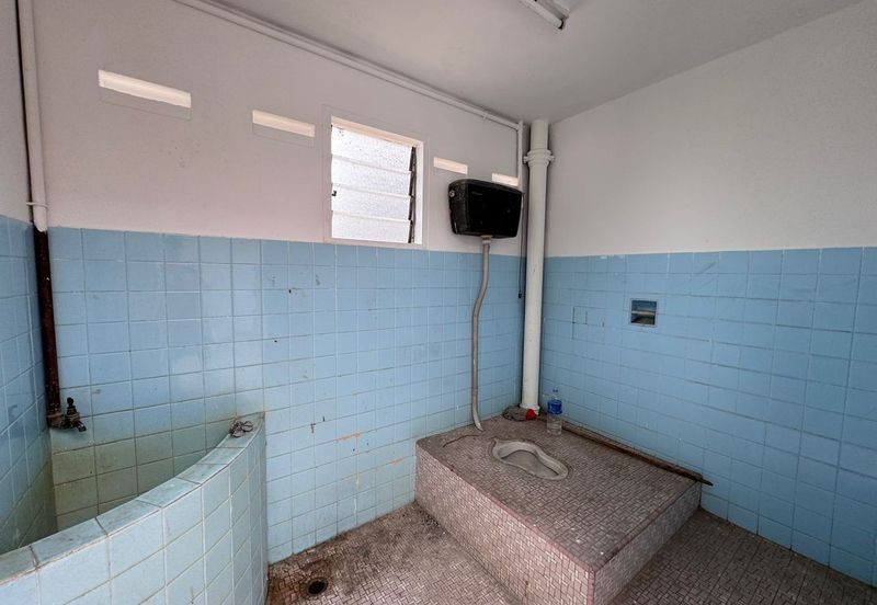 Tengkera Double Storey End Lot Shop for Rent