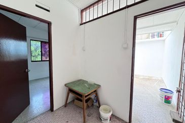 Tengkera Double Storey End Lot Shop for Rent