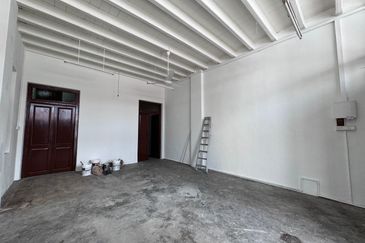 Tengkera Double Storey End Lot Shop for Rent