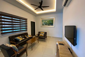 Bandar Hilir Freehold & Fully Renovated Single Storey Semi-D