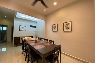 Bandar Hilir Freehold & Fully Renovated Single Storey Semi-D