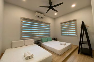 Bandar Hilir Freehold & Fully Renovated Single Storey Semi-D