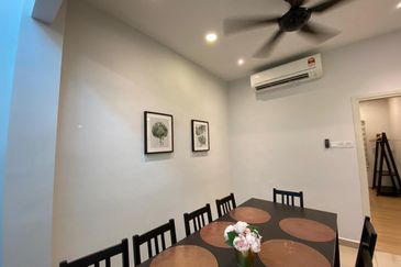 Bandar Hilir Freehold & Fully Renovated Single Storey Semi-D