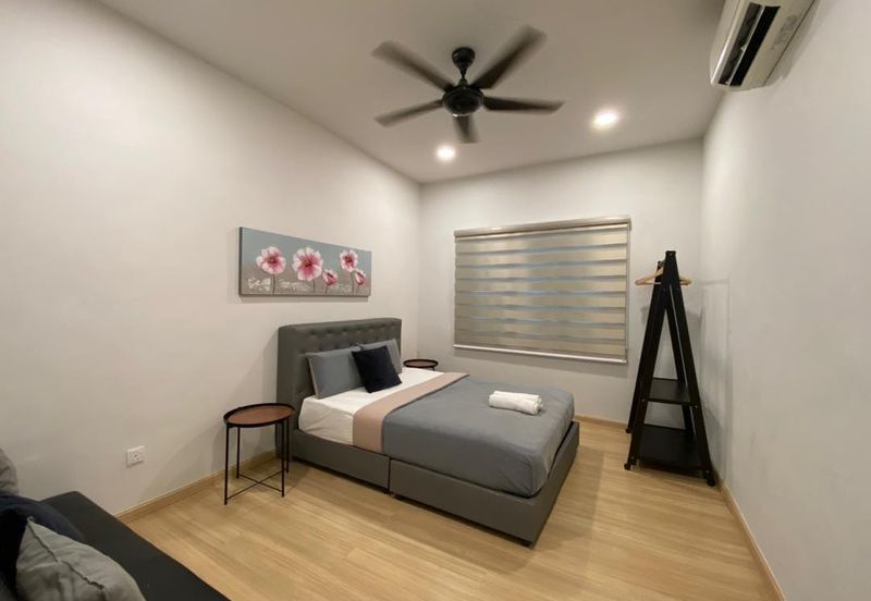 Bandar Hilir Freehold & Fully Renovated Single Storey Semi-D