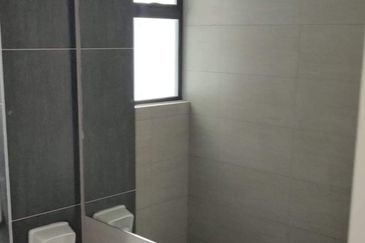 Admiral Residence high floor located in Melaka town area for sale