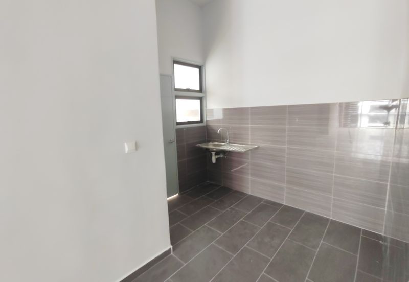 Admiral Residence high floor located in Melaka town area for sale