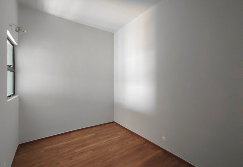 Admiral Residence high floor located in Melaka town area for sale