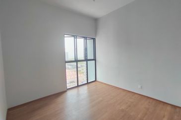 Admiral Residence high floor located in Melaka town area for sale