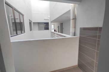 Admiral Residence high floor located in Melaka town area for sale