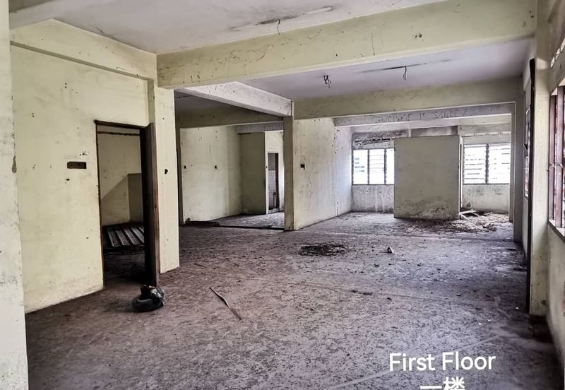 Melaka Town Kampung Lapan Freehold 5 Storey Endlot Shop for Sale