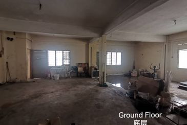 Melaka Town Kampung Lapan Freehold 5 Storey Endlot Shop for Sale