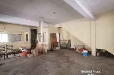 Melaka Town Kampung Lapan Freehold 5 Storey Endlot Shop for Sale