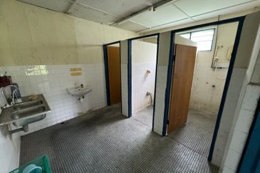 Kawasan Perindustrian Alor Gajah Warehouse Factory for Sale 