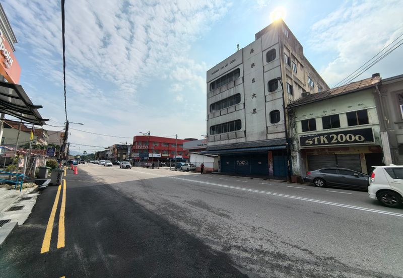 4 Storey Commercial Building To Let, Jalan Besar, Tampin