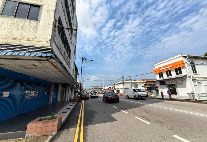 4 Storey Commercial Building To Let, Jalan Besar, Tampin