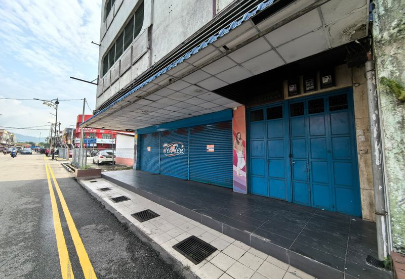 4 Storey Commercial Building To Let, Jalan Besar, Tampin