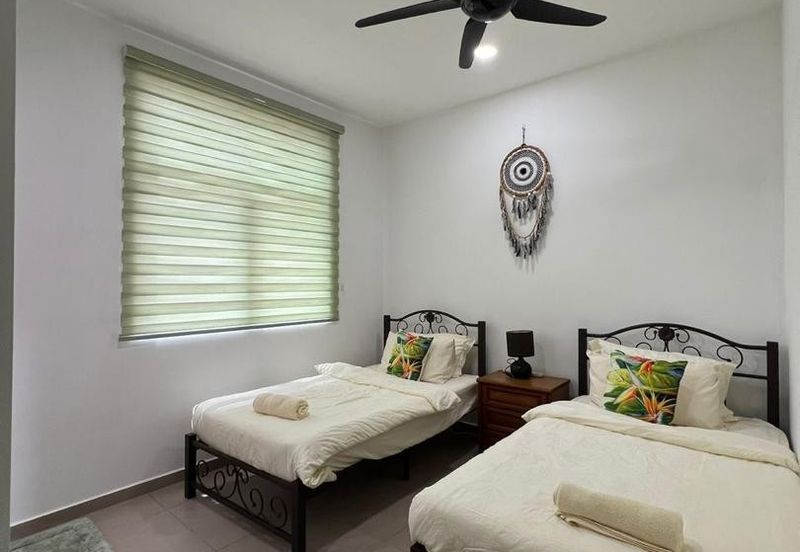 Freehold 2.5 Storey Semi D Corner Tmn Senjuang, Ujong Pasir, Semabok