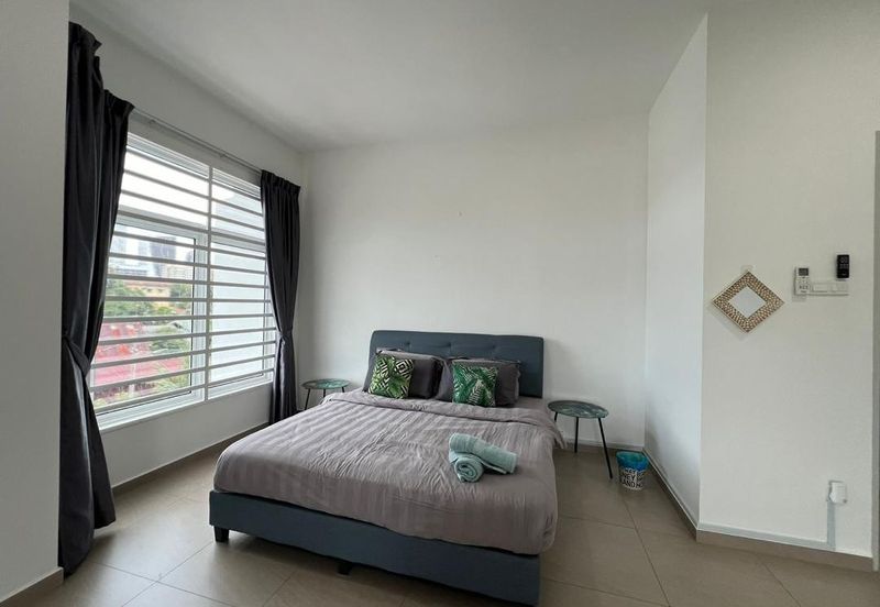 Freehold 2.5 Storey Semi D Corner Tmn Senjuang, Ujong Pasir, Semabok