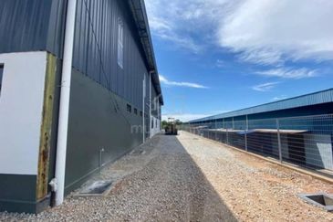 Production Warehouse in Perindustrian Tasik Utama, Ayer Keroh Melaka for sales  