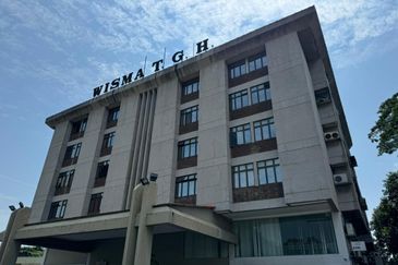 Commercial Spaces beside Jalan Taming Sari Melaka Tengah for rent  