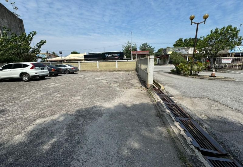 Commercial Spaces beside Jalan Taming Sari Melaka Tengah for rent  