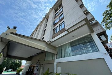 Commercial Spaces beside Jalan Taming Sari Melaka Tengah for rent  