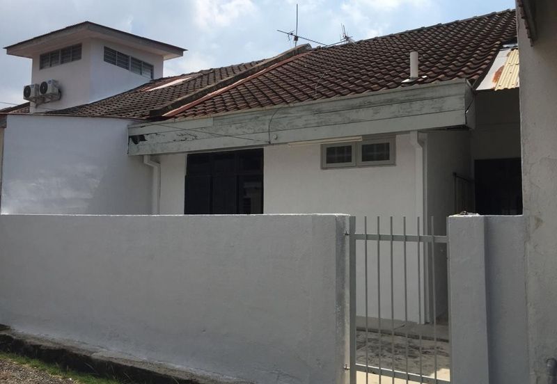 Single Storey Terrace In Taman Kota Laksamana, Melaka town for sale 