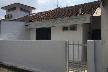 Single Storey Terrace In Taman Kota Laksamana, Melaka town for sale 