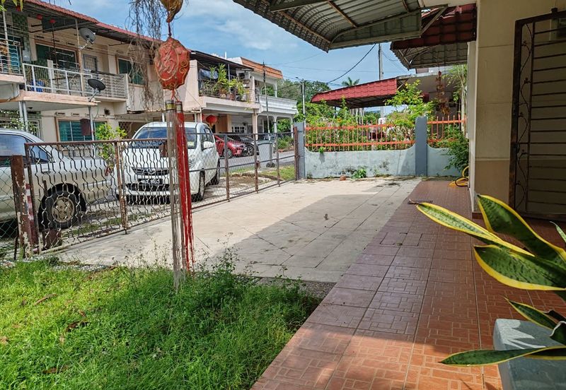 Freehold Bungalow Fully furnished at Jalan Johor, Semabok for sale 