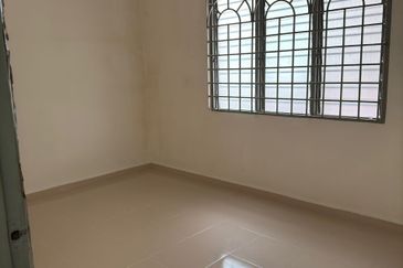 Permatang Pasir Permai Townhouse Ground Floor with Land For Sale