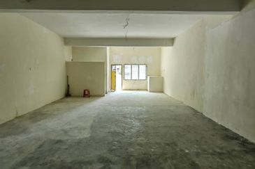  Cheng Commercial Hub Ground Floor For Rent Bare Unit Near Cheng Lotus