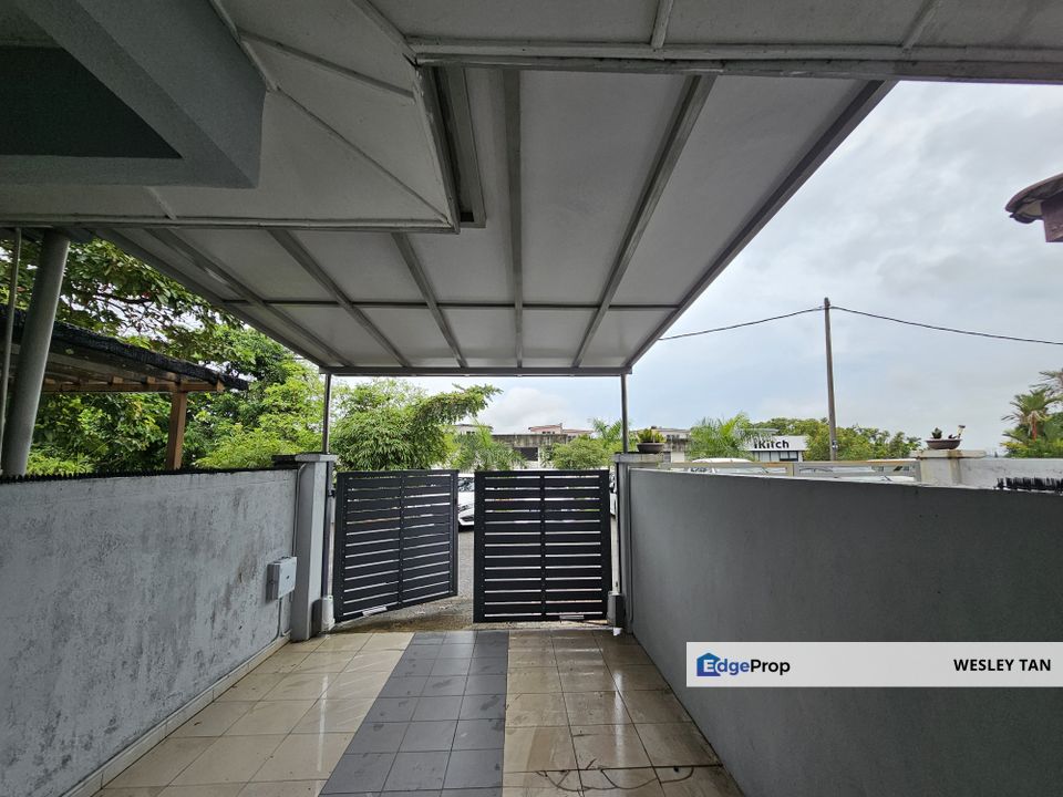 1.5 Storey Corner Townhouse Freehold Renovated Extra Parking in Cheng, Melaka, Cheng