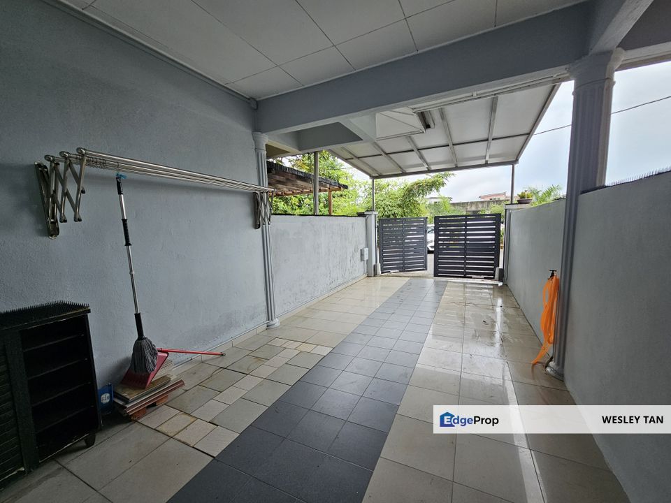 1.5 Storey Corner Townhouse Freehold Renovated Extra Parking in Cheng, Melaka, Cheng