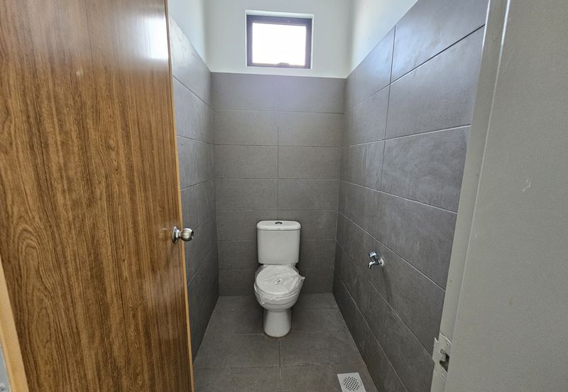 Botani Parkland Jasin Mainroad Side By Side Shop Ready for Franchise