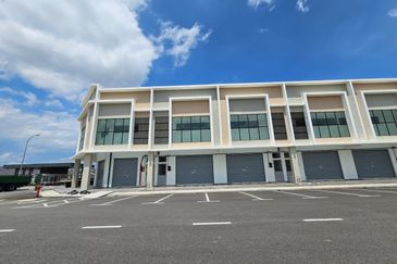 Botani Parkland Jasin Mainroad Side By Side Shop Ready for Franchise